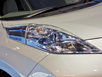 【日産 リーフ 発表】“賢い流動体”はヘッドランプから 画像