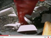 Chrome OS搭載PCなら叩き潰されても大丈夫!? 画像