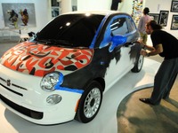 フィアット 500 にアートカー…ポップなイメージ強調 画像
