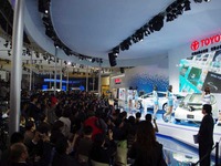 【広州モーターショー10】トヨタ E'Z 詳細画像…7人乗りコンパクト 画像