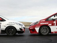 デミオ と フィット、米国で入門レース参戦 画像