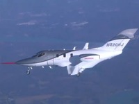 ホンダジェット、初飛行の勇姿［動画］ 画像