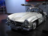 【デトロイトモーターショー11】メルセデスベンツ 300SL 詳細画像…ガルウィングの先駆け、継承されるデザイン 画像