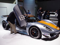 【デトロイトモーターショー11】ポルシェ 918RSR 詳細画像…市販前提 画像