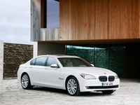 【デトロイトモーターショー11】BMW 7シリーズ が強奪される 画像