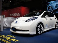 【東京オートサロン11】日産 リーフ にエアロ登場…EVでもカッコ良く 画像