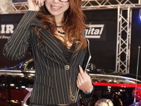 【東京オートサロン11】コンパニオン写真蔵…先生が教えてあげる 画像
