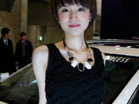 【東京オートサロン11】コンパニオン写真蔵…真っ直ぐな瞳 画像