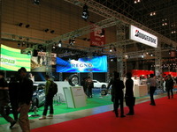【東京オートサロン11】プレミアムタイヤにエコ性能をプラス…ブリヂストン 画像
