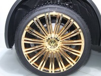 【カタールモーターショー11】VW トゥアレグ 24金仕様…価格は「プライスレス」 画像