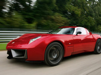 【カタールモーターショー11】イタリアからバットモービル?! 画像