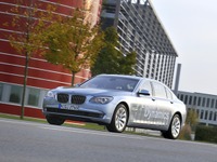 BMWとPSAがハイブリッドシステムを合弁生産---市販は2014年 画像
