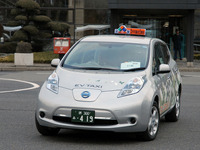 【大阪オートメッセ11】日産 リーフ のタクシー仕様を体感 画像