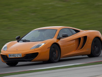 【マクラーレン MP4-12C 海外試乗】フェラーリ 458 を上回った…西川淳 画像
