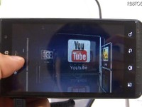 LGが裸眼3Dスマートフォンを公開 画像