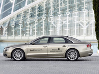 アウディ、次世代インターネット通信LTEを年内にも車載化 画像