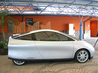 【東京ショー2003出品車】ダイハツ『UFE-II』---スモールに賭ける 画像