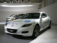 【東京ショー2003出品車】ロータリーと水素は相性がよい!?…マツダ 画像
