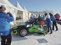 冷たくて熱い!! マツダ ロードスター 4時間氷上レース［動画］ 画像