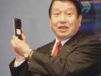 「2011年度発表端末の半分はスマートフォンへ」…NTTドコモ山田社長 画像
