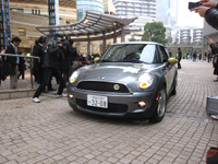 MINI E を一般ユーザーに引き渡し…BMW、東京でEV実証実験 画像