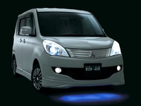【三菱 デリカD:2 発表】純正オプション発売…ブルーLEDでキメル! 画像