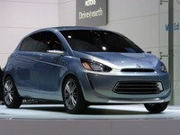 三菱自動車、グローバルスモール市場投入に向けて体制整備 画像