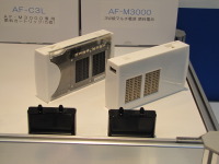 【FC EXPO11】モバイル機器充電用の小型燃料電池、4月発売 画像