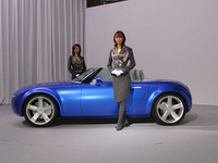 【東京ショー2003出品車】マツダ『息吹』はハイブリッド 画像
