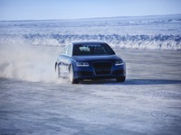ノキアン/アウディが氷上最速記録を更新…331.61km/h 画像