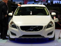 【ジュネーブモーターショー11】ボルボ V60プラグインハイブリッド 詳細画像…市販見据えたPHV 画像