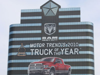 クライスラー、米国公式Twitterが炎上…不適切な表現 画像