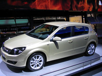 【東京ショー2003出品車】オペルは早くも新型『アストラ』を紹介 画像