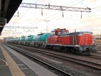 【東日本大地震】日本石油輸送、鉄道貨車やコンテナが被災 画像