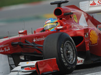 アロンソ、フェラーリの進歩に満足 画像