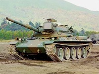 福島原発放水作業に戦車を投入 画像