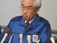 原子炉から黒煙、東電副社長「原因わからない」 画像