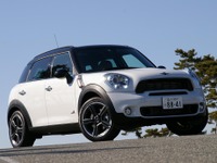 【MINI クロスオーバー 試乗】4ドアのミニが欲しいなら…松下宏 画像