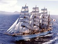 帆船海王丸が小名浜港に入港---震災救援 画像