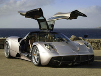 パガーニの新型スーパーカーにロードスター 画像