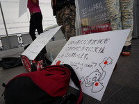 バンコクの街では日本への募金活動が盛ん 画像