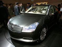 【東京ショー2003速報】「和」のイメージ盛り込んだFRセダン…日産『FUGA』 画像