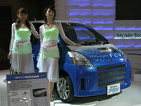 【東京ショー2003速報】世界最小のパッケージング---スズキのFCV 画像
