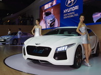 【ソウルモーターショー11】ヒュンダイ、セダン型燃料電池車を発表 画像