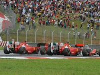 アロンソ＆ハミルトン、コントロールタワーの中で…マレーシアGP 画像