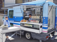 できたての揚げ物を被災地に…ローソン、移動販売車を東北へ 画像
