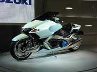 【東京ショー2003速報】バイクはパワー!……スズキはフィクションを現実に 画像
