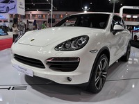 【バンコクモーターショー11】ポルシェ カイエンS 詳細画像…1日で3台売れた! 画像