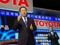 【上海モーターショー11】トヨタ豊田社長、FT-86IIで笑顔になって 画像