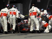 バトン、ピット間違いに苦笑い…中国GP 画像